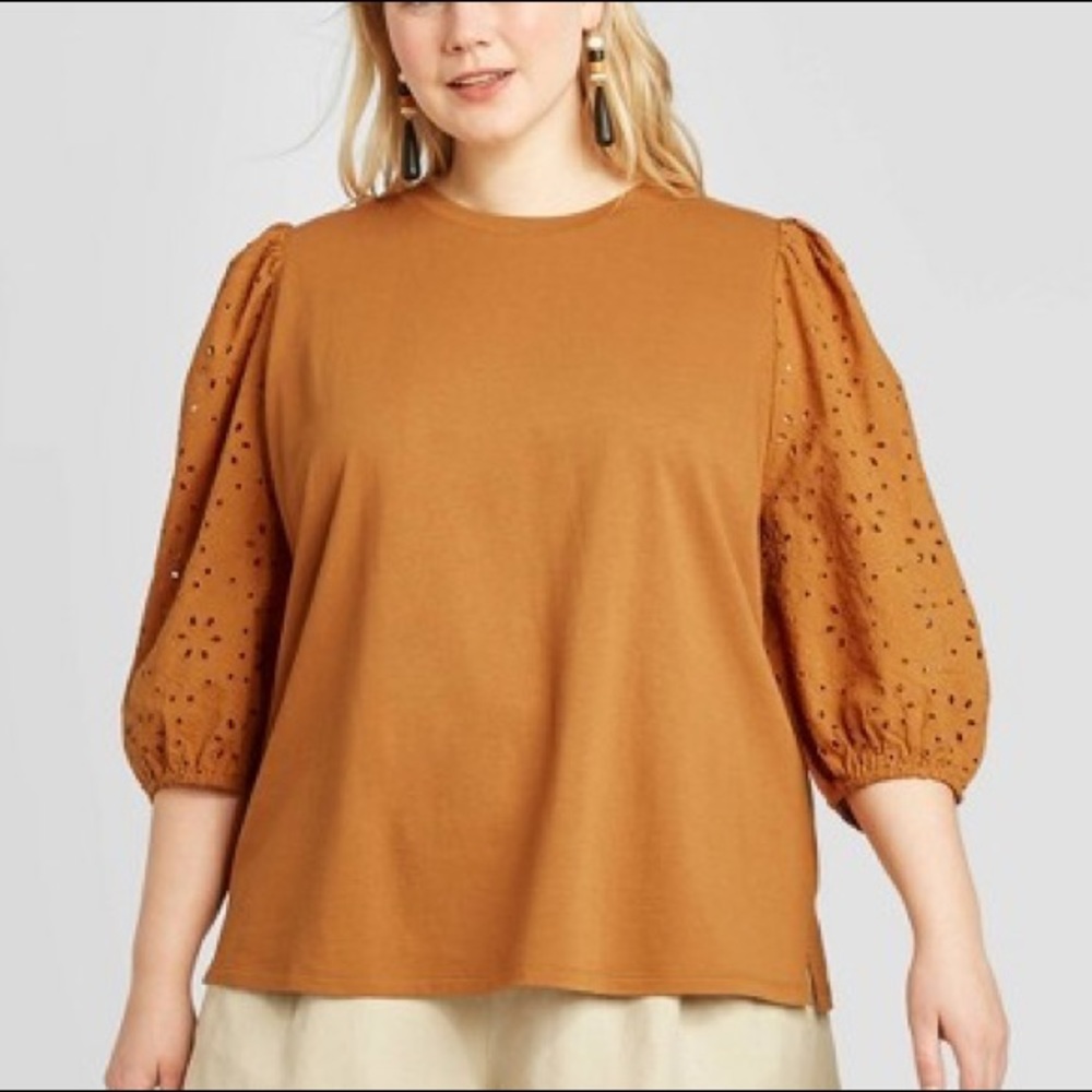 NWT Puff Eyelet Sleeve Top